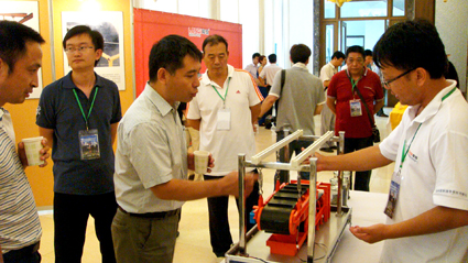 隆基现场演示钢渣带磁机工作原理 隆基现场演示钢渣带磁机工作原理